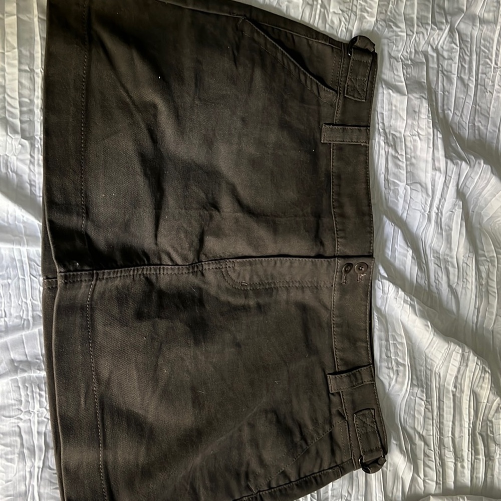 Size 16, a-line, military vibes greenish/brown, material is heavy chino.